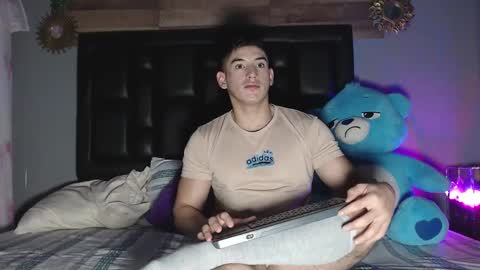 jonathancast08 online show from January 26, 2:08 pm