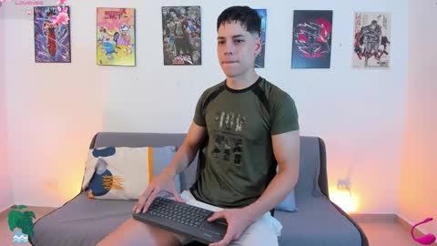 Instagram jonathanfit14 online show from November 12, 9:14 pm