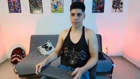 Snapshot of jonathanjoestar_ chatting on April 13, 11:43 pm Instagram jonathanfit14 online show from April 13, 11:43 pm