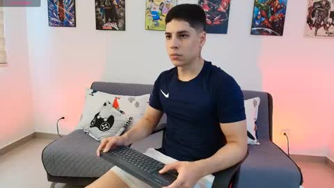 Snapshot of jonathanjoestar_ chatting on April 14, 9:21 pm Instagram jonathanfit14 online show from April 14, 9:21 pm