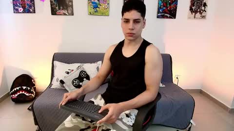 Snapshot of jonathanjoestar_ chatting on April 17, 9:07 pm Instagram jonathanfit14 online show from April 17, 9:07 pm