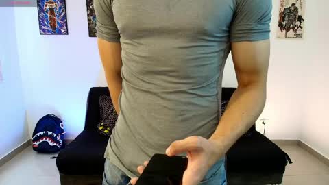 Snapshot of jonathanjoestar_ chatting on April 18, 9:04 pm Instagram jonathanfit14 online show from April 18, 9:04 pm
