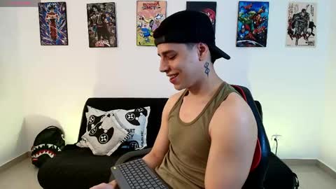 Snapshot of jonathanjoestar_ chatting on April 21, 1:42 am Instagram jonathanfit14 online show from April 21, 1:42 am