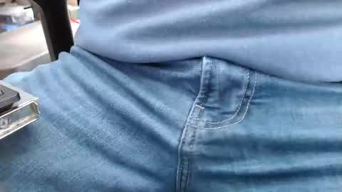 joncpics online show from February 11, 8:03 pm