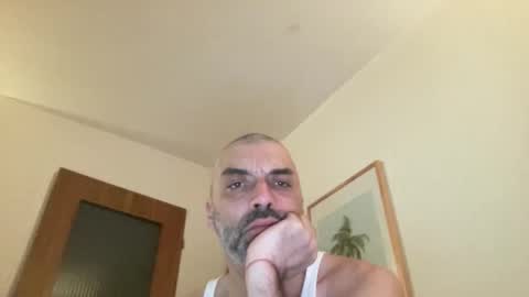 Snapshot of jondo82 chatting on February 8, 1:31 am jondo82 online show from February 8, 1:31 am