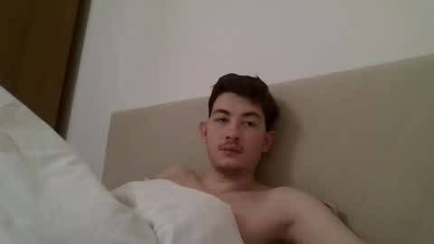 Snapshot of jonhy_merlin chatting on April 16, 3:18 am jonhy_merlin online show from April 16, 3:18 am
