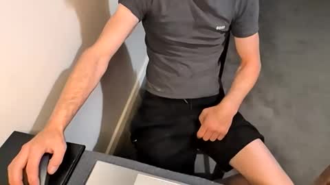 jonlow1 online show from September 13, 10:53 pm