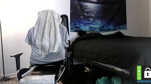 Snapshot of jonnydieston777 chatting on May 2, 3:28 pm JonnyDieston online show from May 2, 3:28 pm