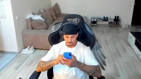 jonnyporn1 online show from October 12, 5:39 am