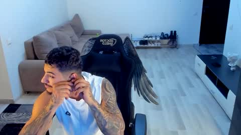 jonnyporn1 online show from October 15, 4:23 am