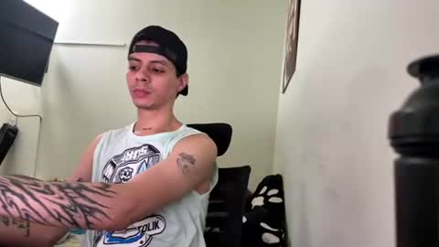 Snapshot of jonnyvamp chatting on June 18, 5:41 am jonnyvamp online show from June 18, 5:41 am