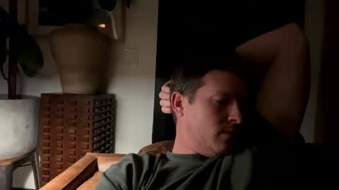 Snapshot of jonrynolds chatting on December 23, 7:17 am jonrynolds online show from December 23, 7:17 am