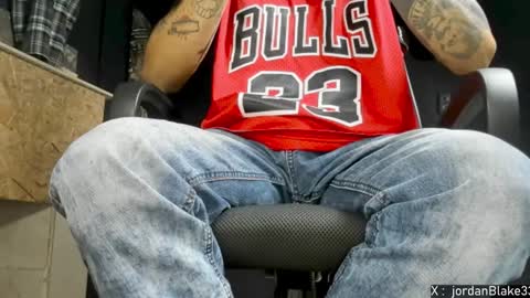 jordan33blake online show from December 5, 11:38 am