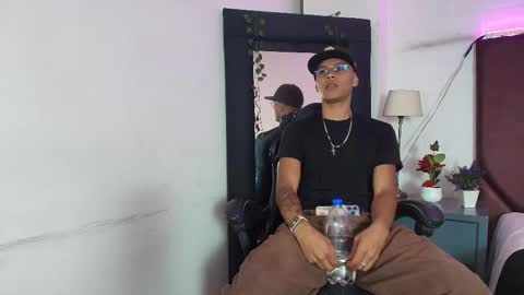 Snapshot of jordan_kiing chatting on October 15, 9:26 pm Jordan Kiing online show from October 15, 9:26 pm