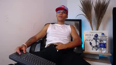 Snapshot of jordan_kiing chatting on October 17, 9:06 pm Jordan Kiing online show from October 17, 9:06 pm