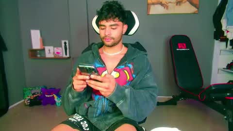 JordanRossie online show from February 19, 11:50 am