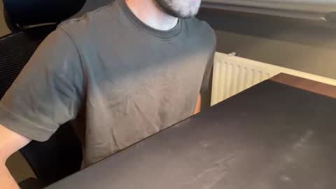 Snapshot of jordansolid chatting on December 17, 9:15 am jordansolid online show from December 17, 9:15 am