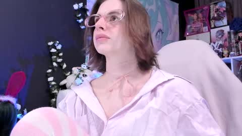 Rose online show from April 24, 4:53 pm