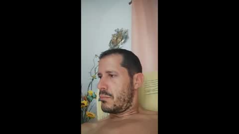 Snapshot of jose_985 chatting on April 22, 1:30 am jose_985 online show from April 22, 1:30 am