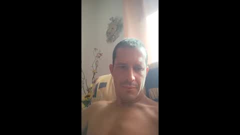 Snapshot of jose_985 chatting on April 26, 4:37 pm jose_985 online show from April 26, 4:37 pm