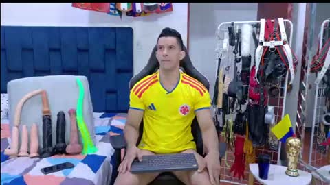jose_rumbero91 online show from July 3, 11:38 am