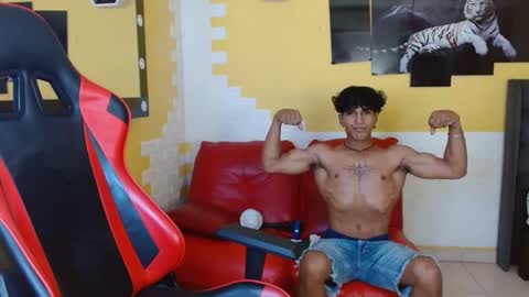 jose_sexycumm online show from September 24, 9:29 pm