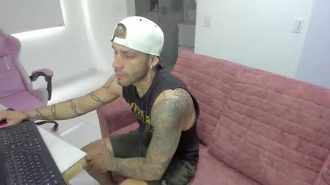 Snapshot of jose_wc chatting on January 6, 7:28 pm jose_wc online show from January 6, 7:28 pm