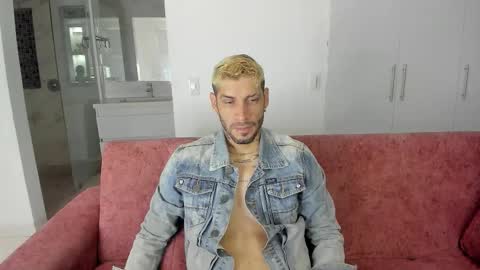 Snapshot of jose_wc chatting on January 17, 8:45 pm jose_wc online show from January 17, 8:45 pm