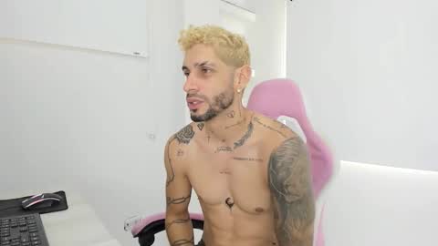 Snapshot of jose_wc chatting on March 8, 7:06 pm jose_wc online show from March 8, 7:06 pm