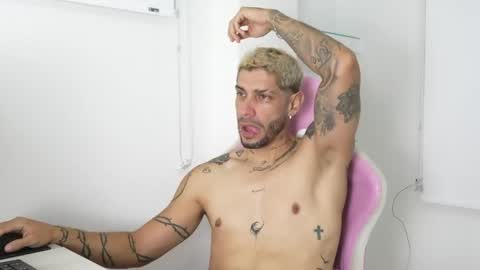 Snapshot of jose_wc chatting on April 2, 9:07 am jose_wc online show from April 2, 9:07 am