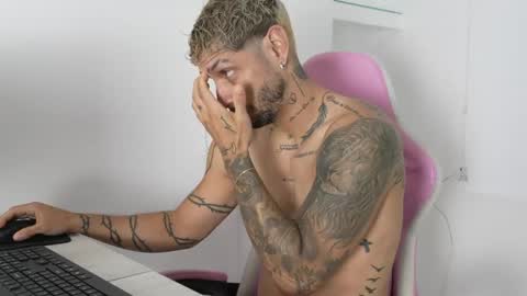 Snapshot of jose_wc chatting on April 3, 12:03 pm jose_wc online show from April 3, 12:03 pm