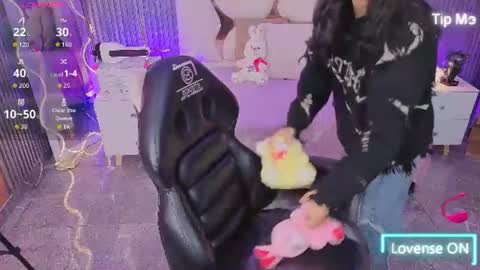 Joselyn  online show from July 12, 11:56 am