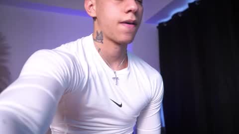 Snapshot of josep_davies chatting on February 17, 10:16 pm Josep online show from February 17, 10:16 pm