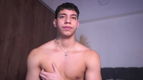 Snapshot of josep_davies chatting on February 19, 7:10 pm Josep online show from February 19, 7:10 pm