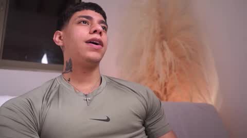 Snapshot of josep_davies chatting on March 8, 2:04 am Josep online show from March 8, 2:04 am