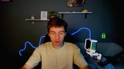 Snapshot of joseph_bear_ chatting on October 13, 8:09 pm joseph_bear_ online show from October 13, 8:09 pm