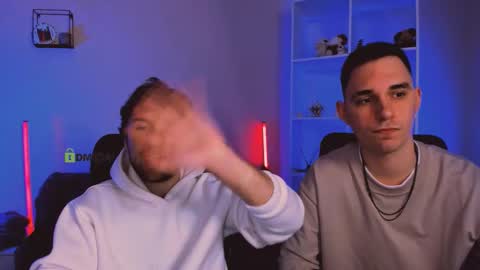 joseph_bear_ online show from November 24, 7:57 pm