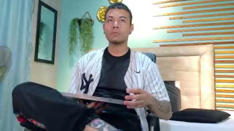 Snapshot of joseph_spider chatting on June 8, 1:55 pm joseph_spider online show from June 8, 1:55 pm