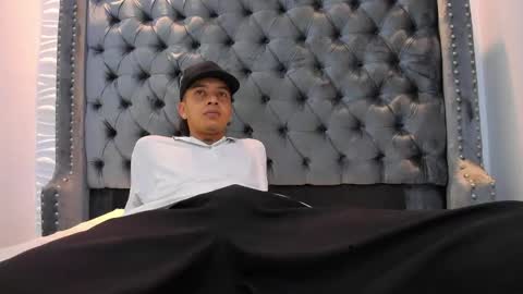 joseph_vans online show from April 16, 3:40 am