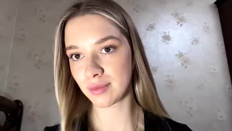 Snapshot of josephstahnke chatting on December 14, 2:11 pm Anessa online show from December 14, 2:11 pm