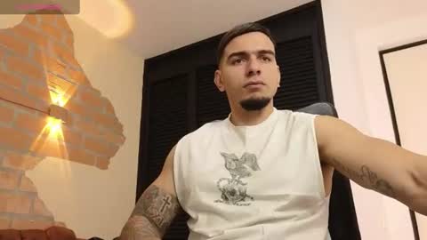 josh_miller01 online show from July 14, 1:50 pm