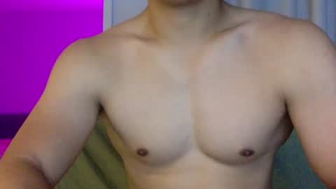 joshasian0713 online show from October 22, 11:10 am