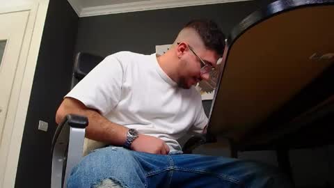 JoshKnight online show from December 3, 9:00 am