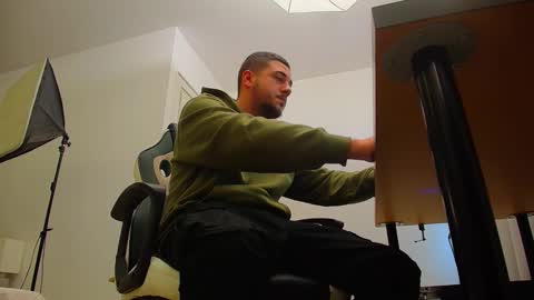 Snapshot of joshknights chatting on October 6, 5:05 am JoshKnight online show from October 6, 5:05 am