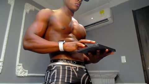 Snapshot of joshloganx chatting on December 13, 7:53 pm joshloganx online show from December 13, 7:53 pm