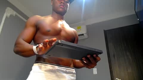 Snapshot of joshloganx chatting on December 14, 7:14 pm joshloganx online show from December 14, 7:14 pm