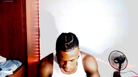 Snapshot of joshloganx chatting on March 5, 9:44 pm joshloganx online show from March 5, 9:44 pm