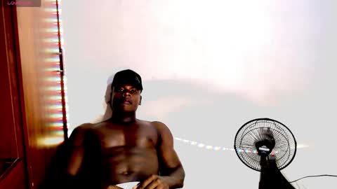 Snapshot of joshloganx chatting on March 8, 9:51 pm joshloganx online show from March 8, 9:51 pm