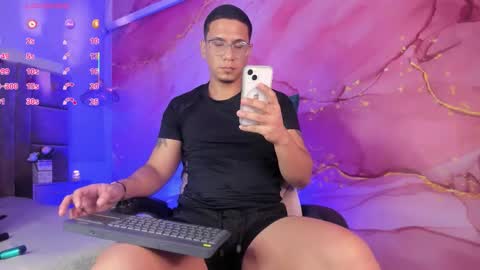 joshmiller___ online show from March 8, 1:47 am