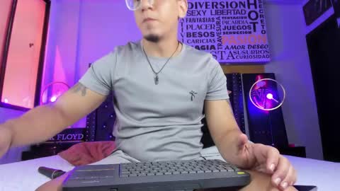 joshmiller___ online show from May 6, 6:57 pm